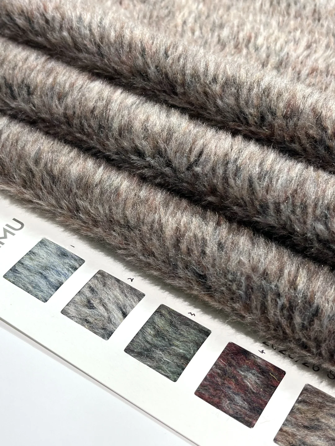 长毛绒混色叠buff,秋冬衣直接封神!