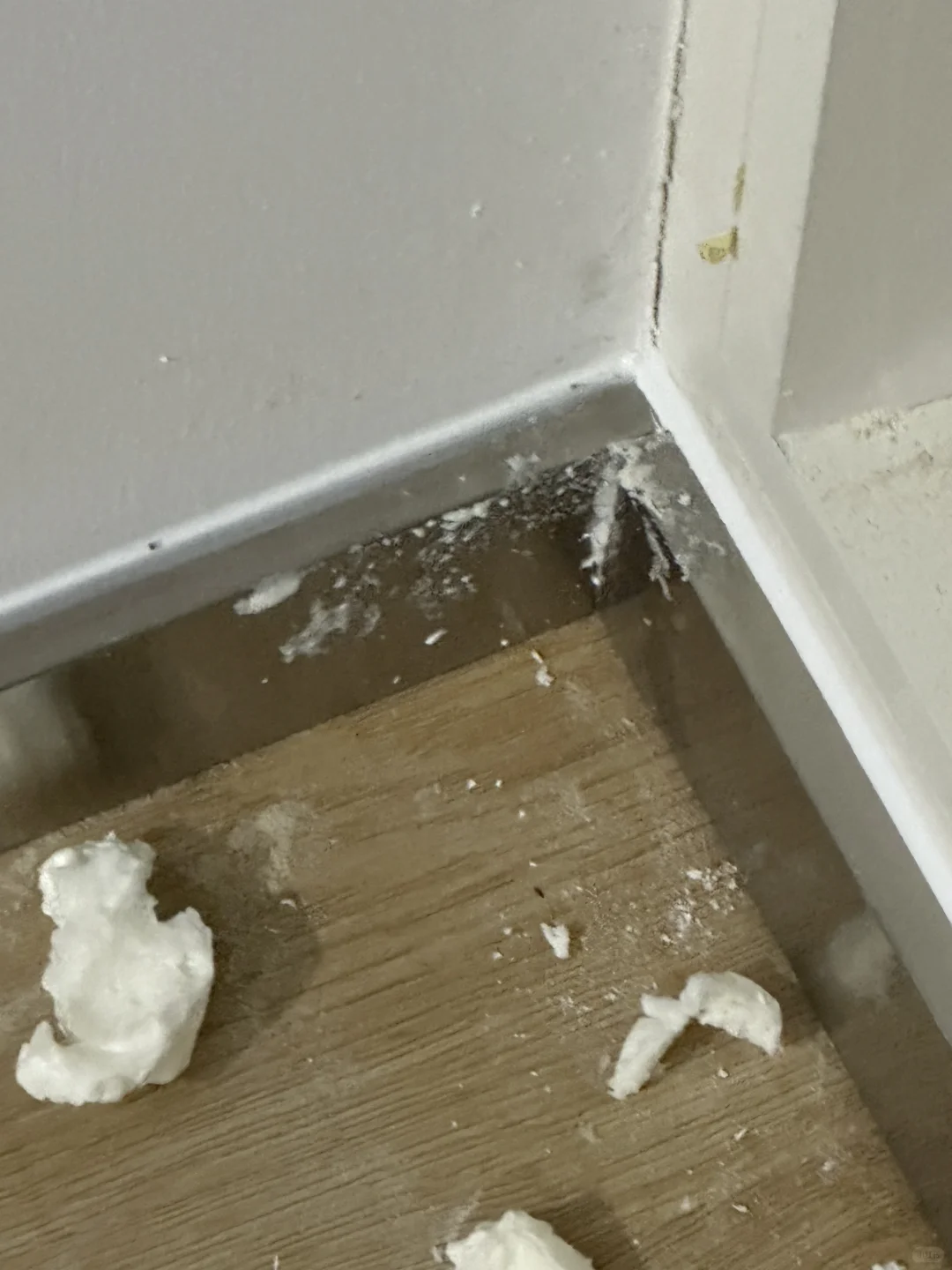 不锈钢踢脚线翻车