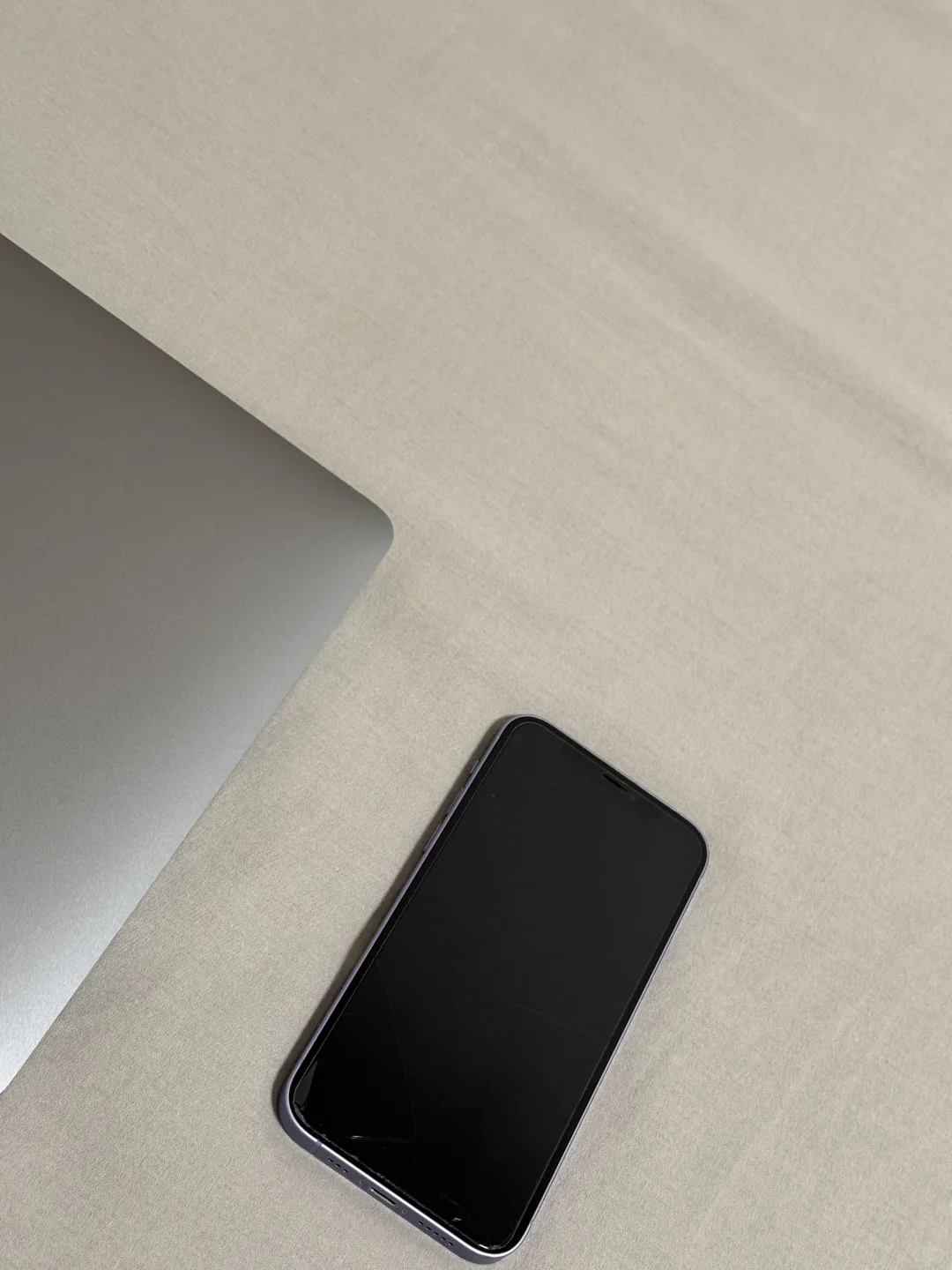 极简人的所有电子设备！没有一丝多余