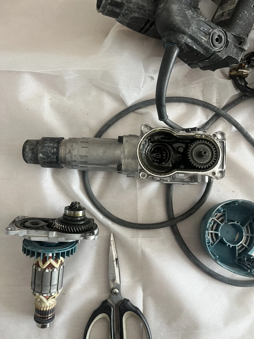 牧田电锤转子更换