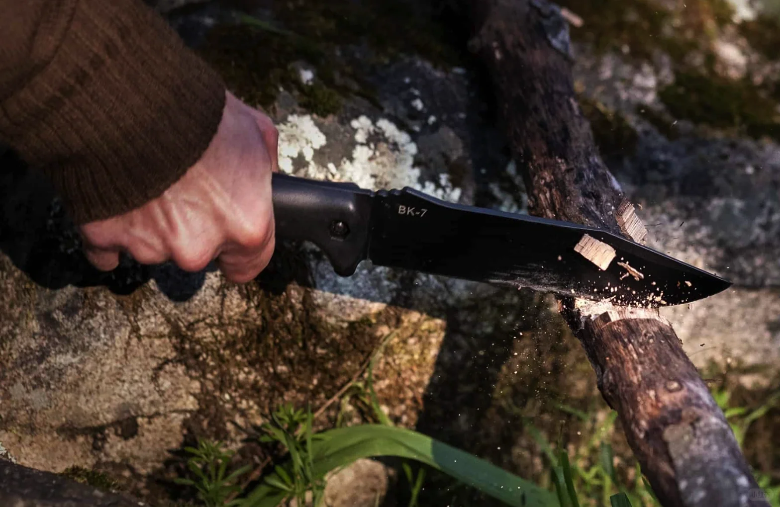 生存刀钢材选择指南，碳钢or不锈钢or工具钢