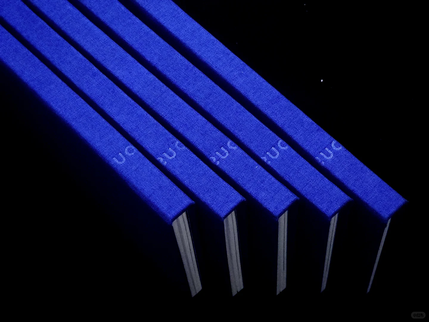 布面压凹封面丨这蓝色真的太美了！！