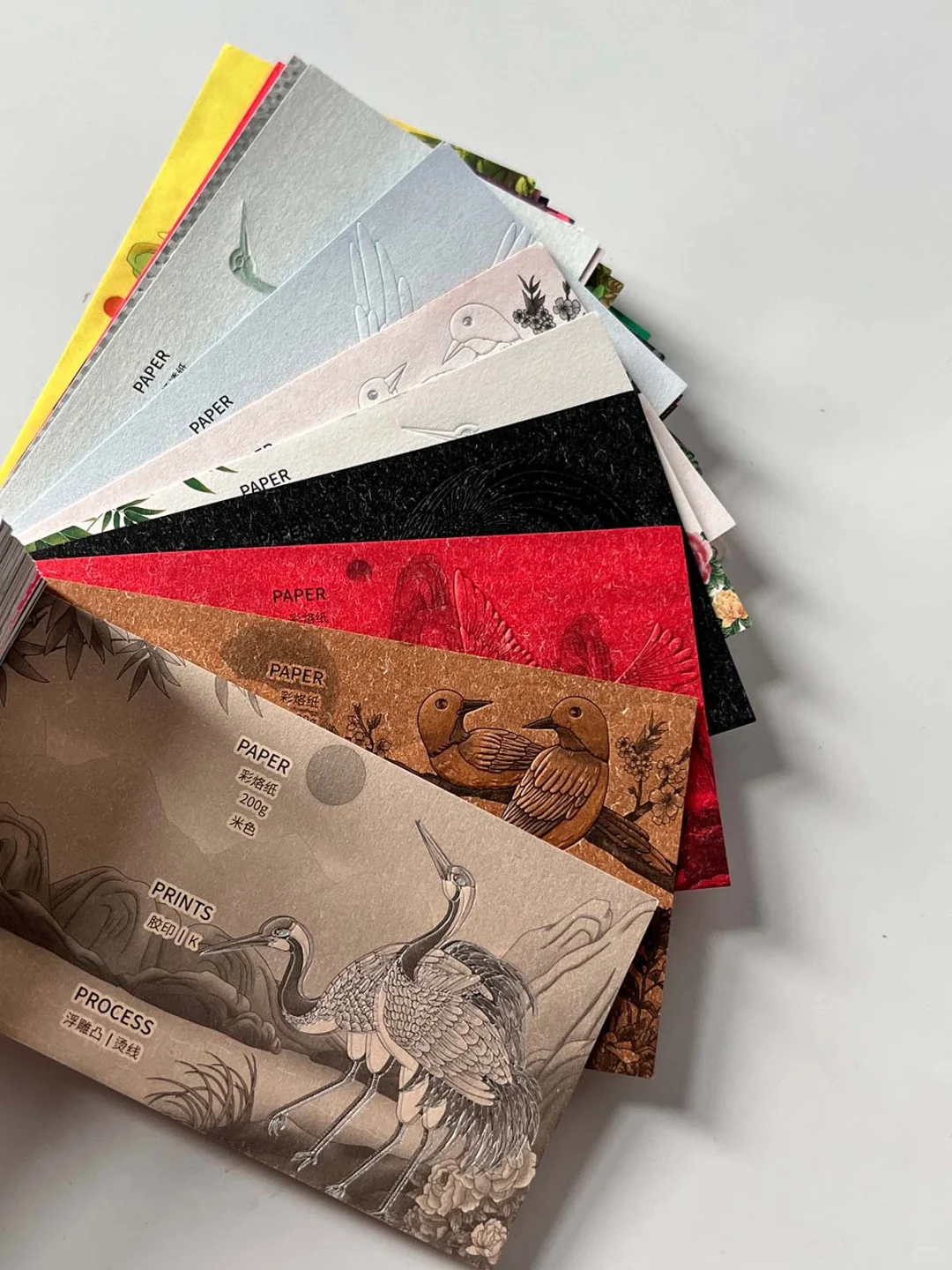 《纸张印刷工艺速查》——创作得力助手