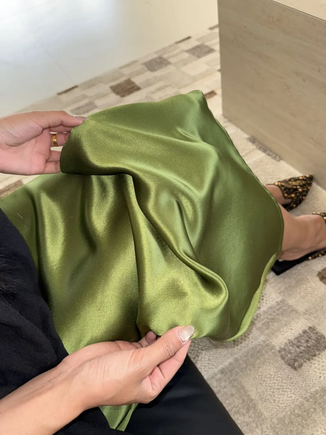 盯了3个月的醋酸裙｜工厂人把细节卷到极致