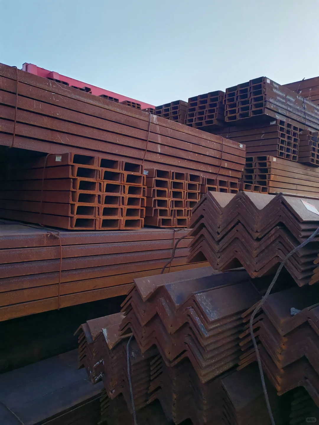 有锈但是价格不到1.5元1斤他就香了20槽钢