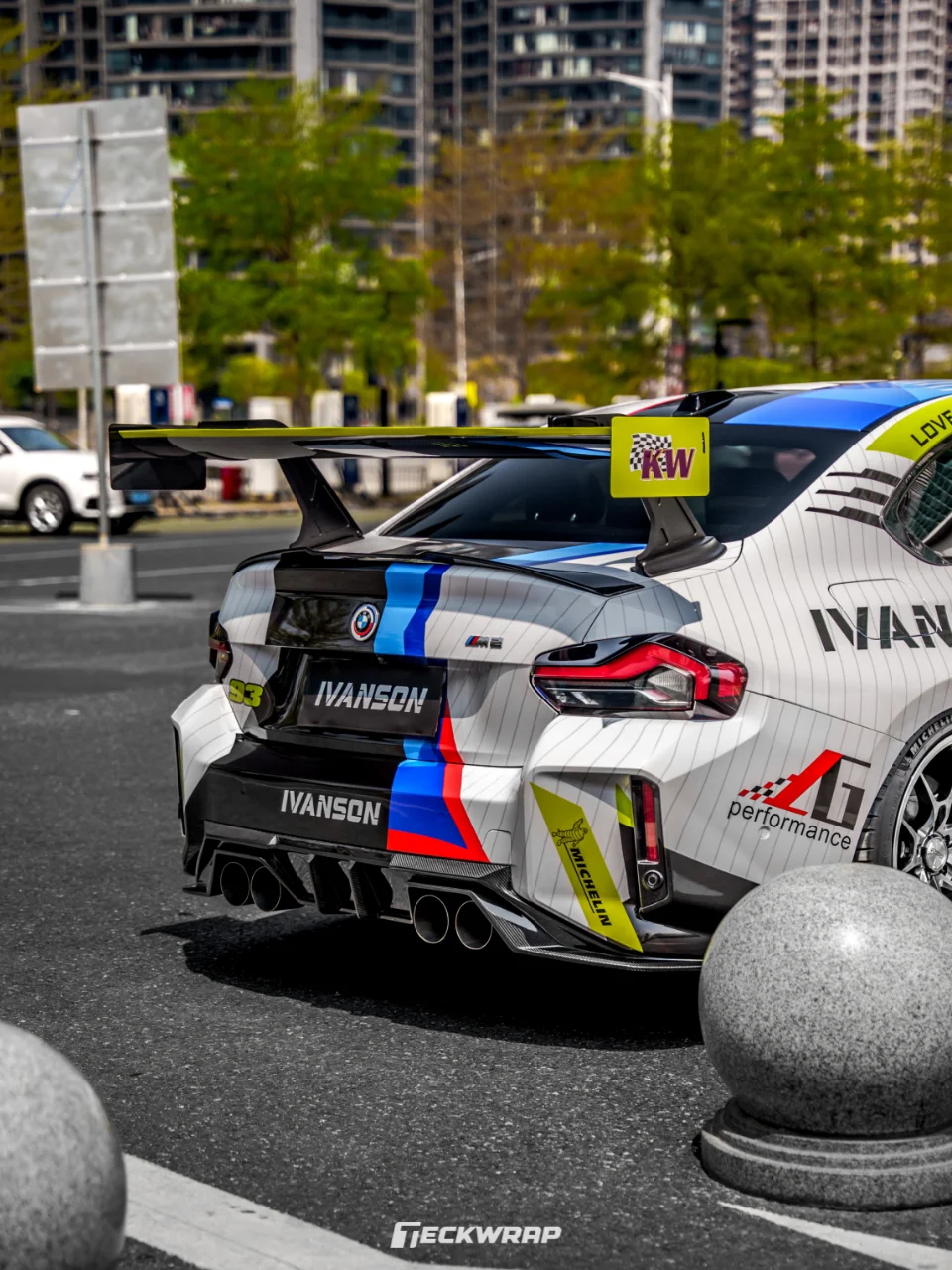 路上比它帅的大玩具应该不多吧