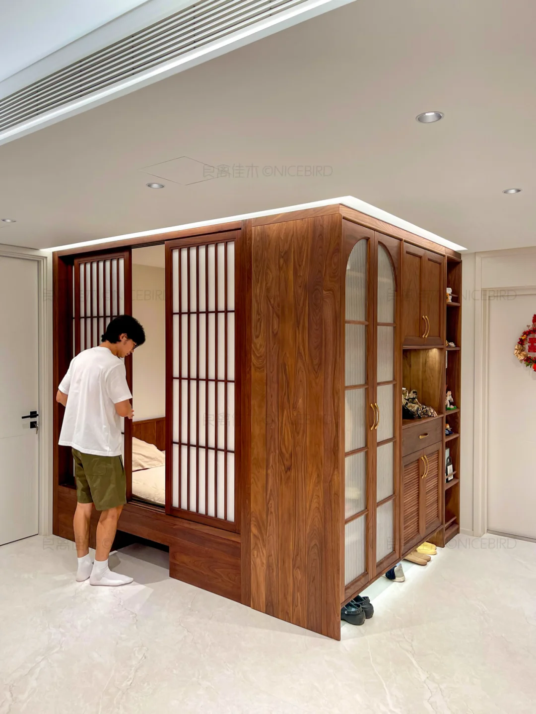 如何在客厅「偷」出一间房?