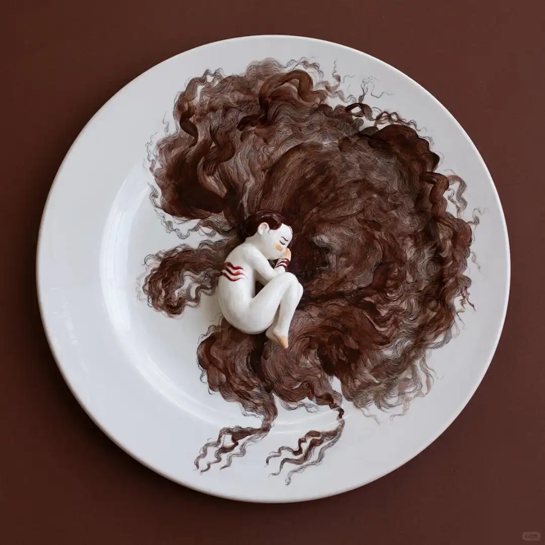 莉娜·古伯曼 陶瓷雕塑中沉睡的孩子