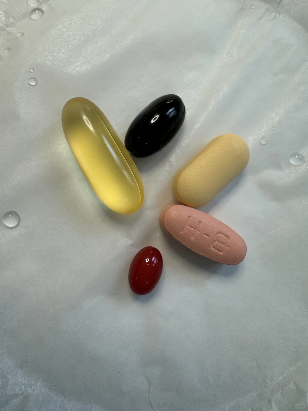 26岁生日刚过，每天吃一把保健品?