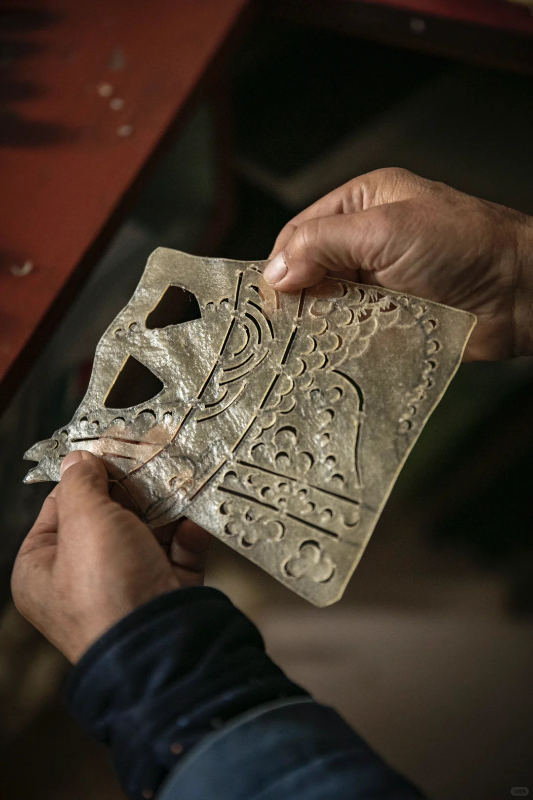 光与影的艺术｜在手艺人挥动下绽放绚丽光彩