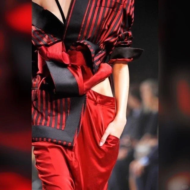 灵感笔记 | 不对称立体剪裁与面料质感