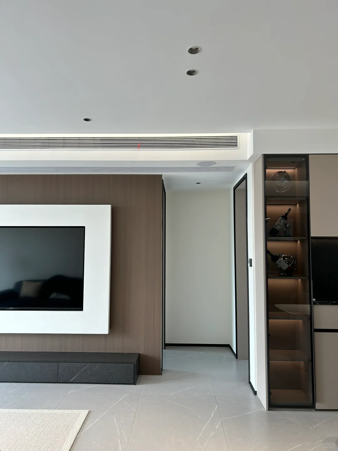 硬装结束，软装未进场前的样子！