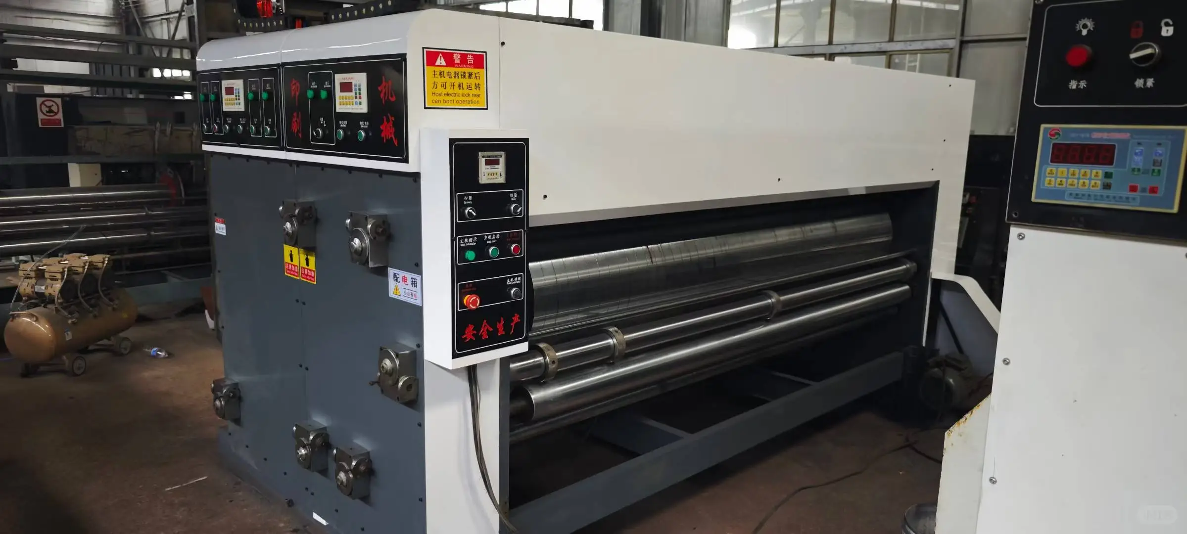 三机联动!小型纸箱厂印刷+送纸+堆码机操作