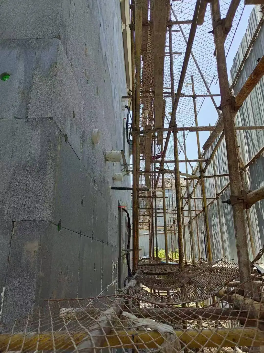 石墨聚苯板外墙保温施工要点