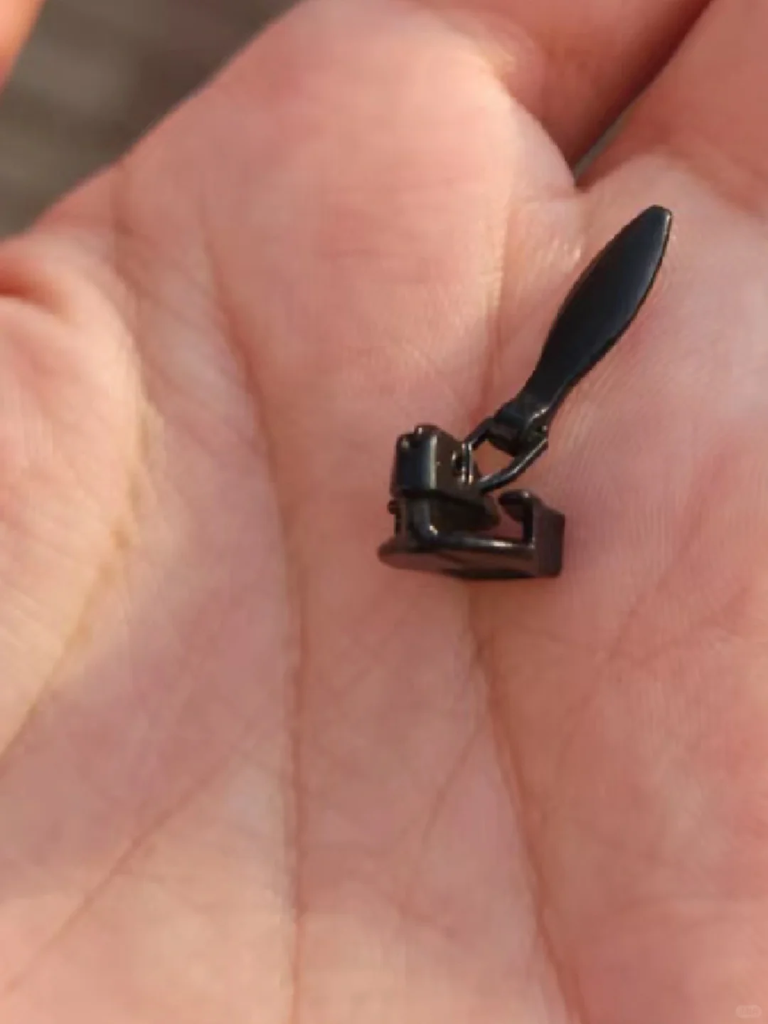 隐形拉链头坏了怎么办