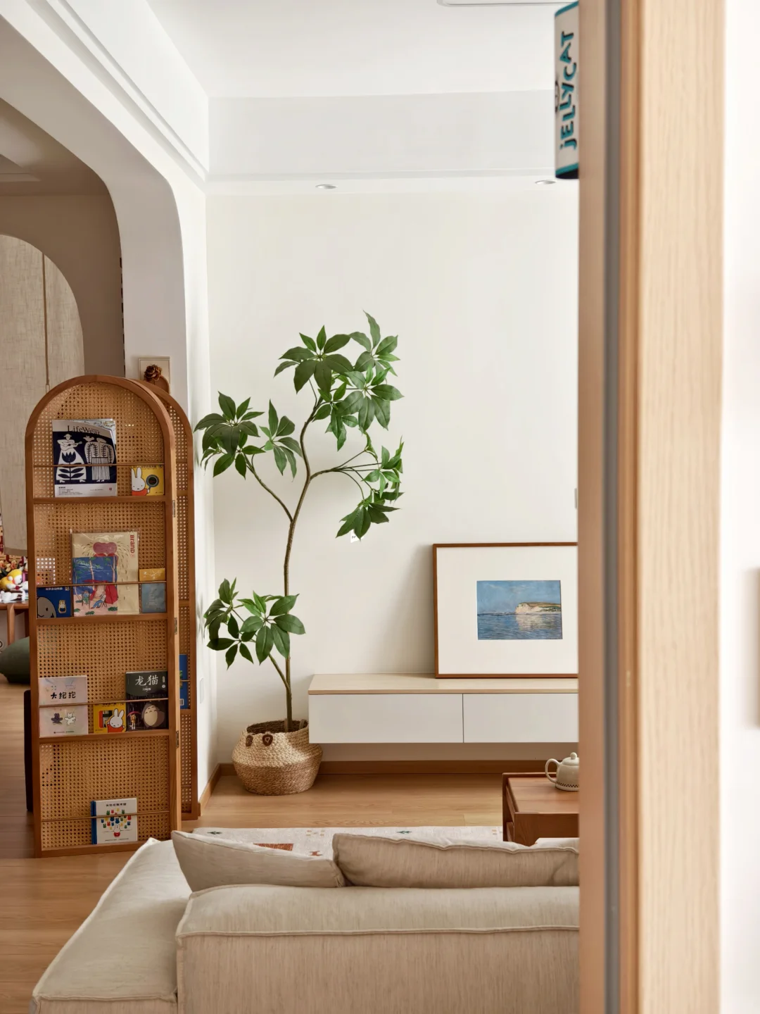 恭喜我吧，三十岁入住了dream house?