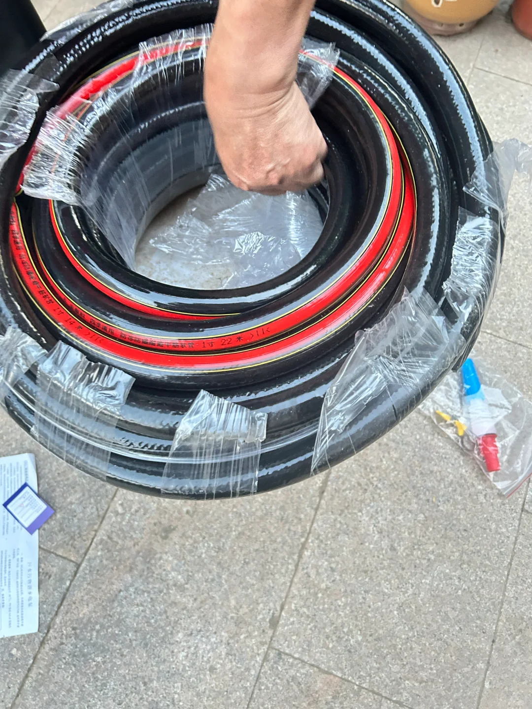 买了个潜水泵浇菜浇花