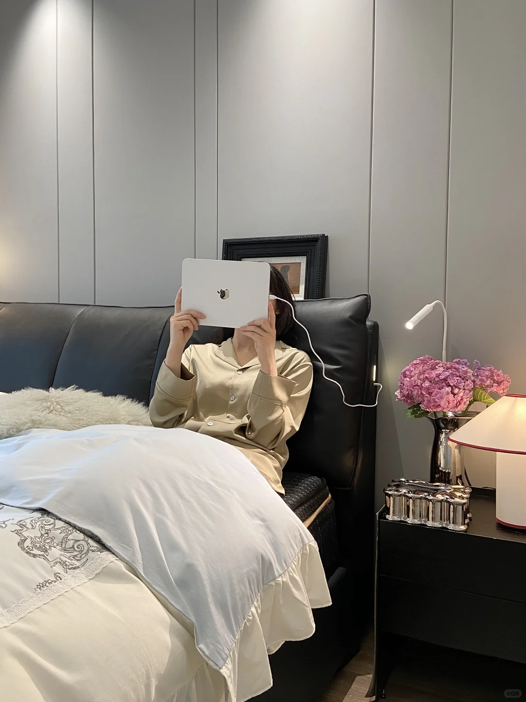 直接抄!小户型卧室这样布置好看又实用!