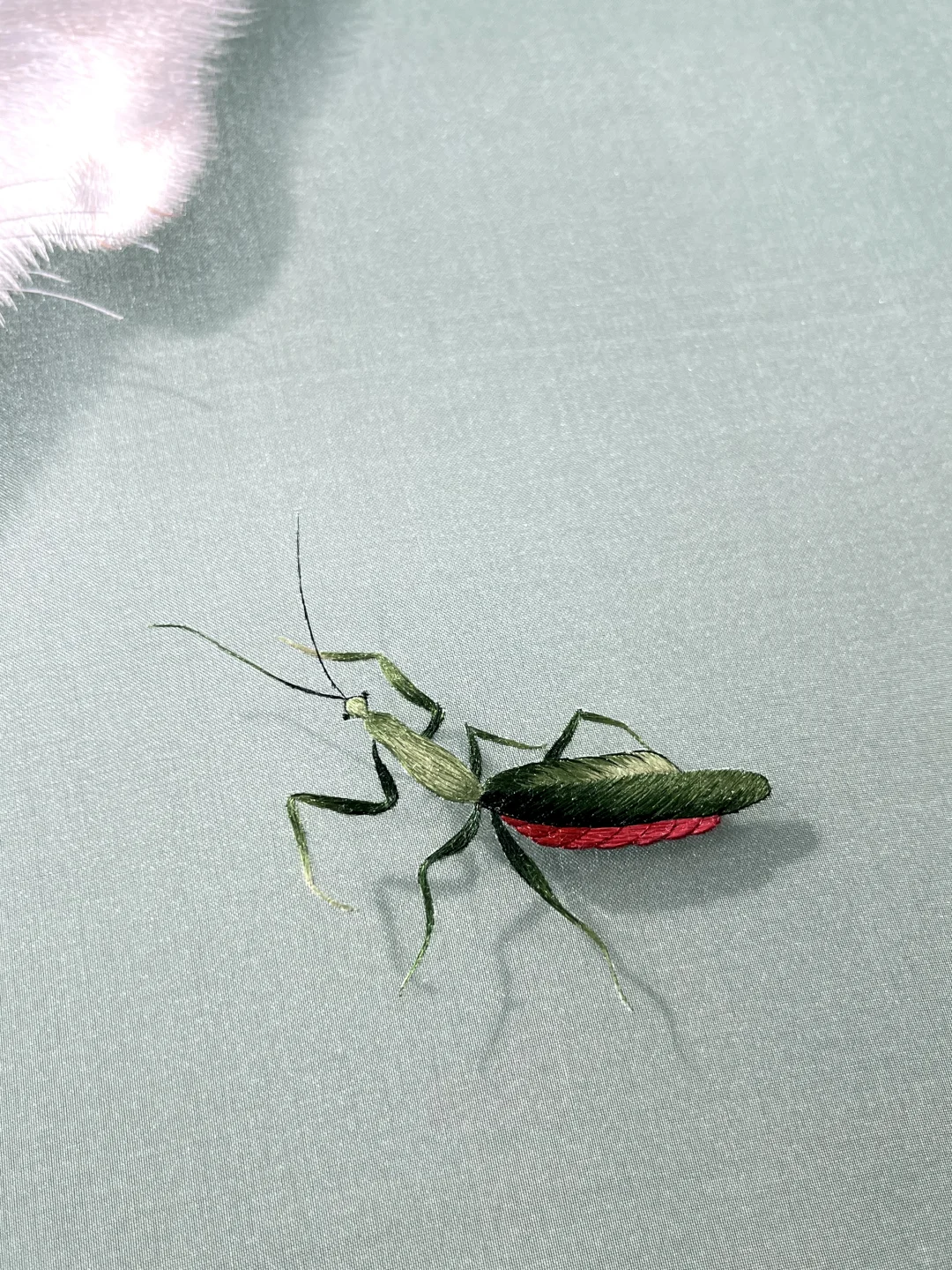 经典苏绣双面绣《猫戏螳螂》