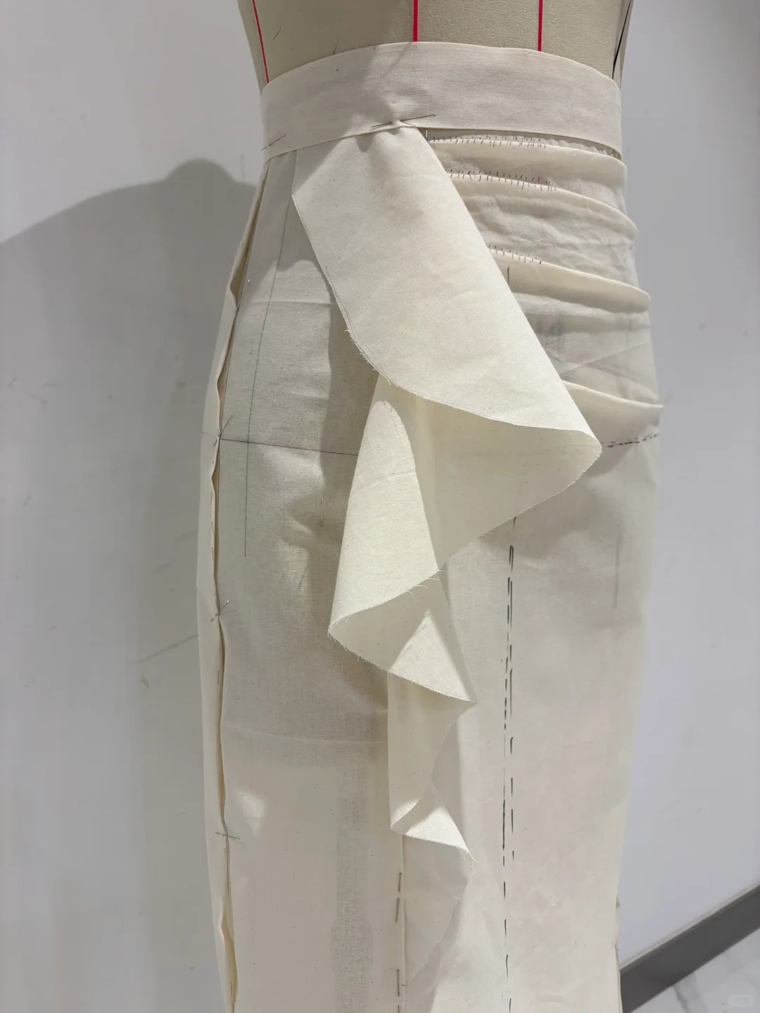 立裁 不对称褶裥造型