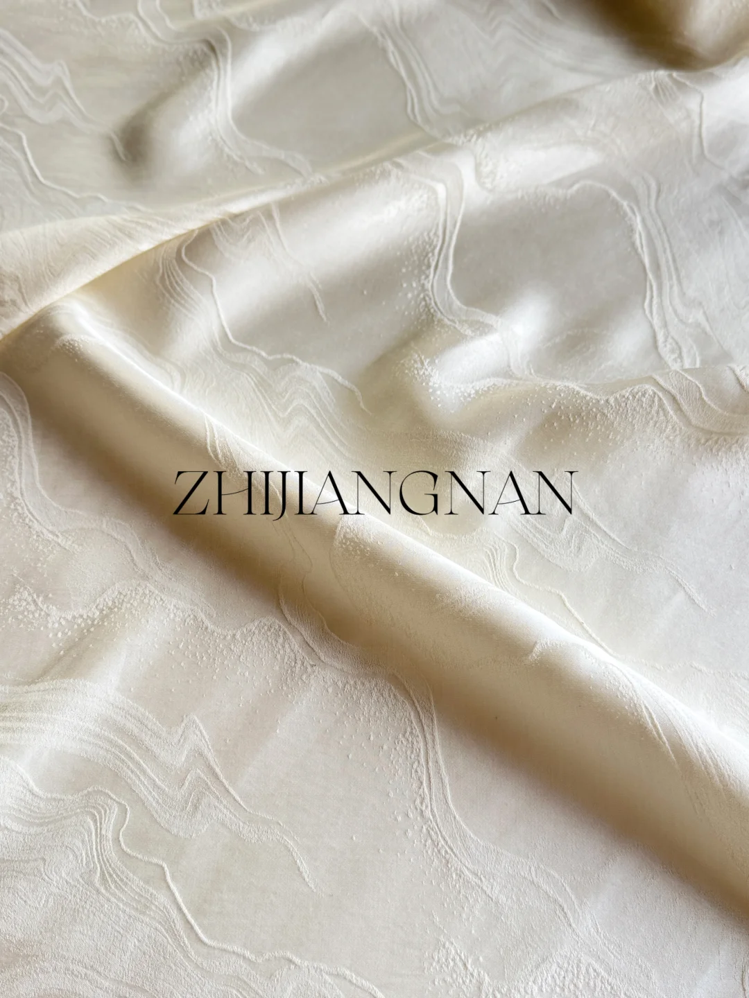 高阶质感面料◾️羊毛绢丝中的浮光掠影