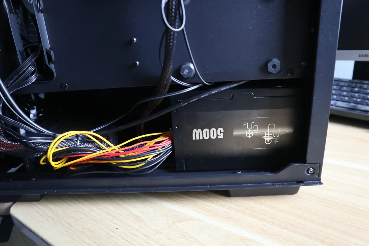 性能和安静的代表者，安耐美白金500W电源