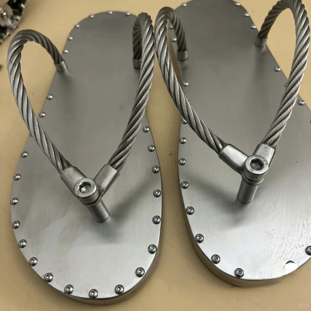 abibas品牌不锈钢拖鞋