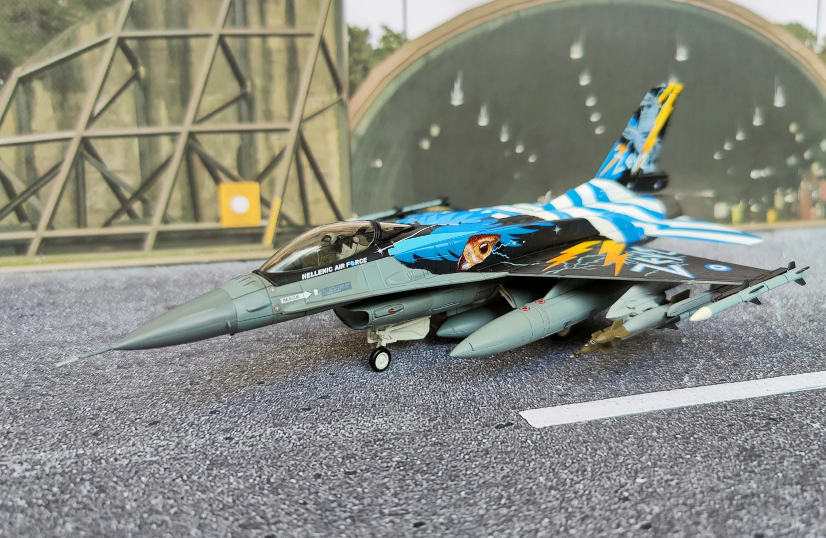 绚丽彩绘F16之宙斯涂装