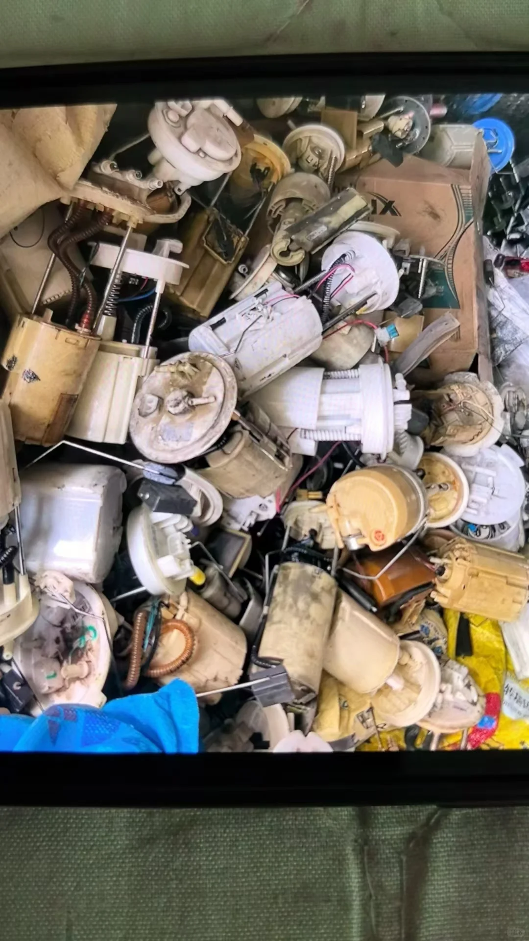 高价回收汽车旧件