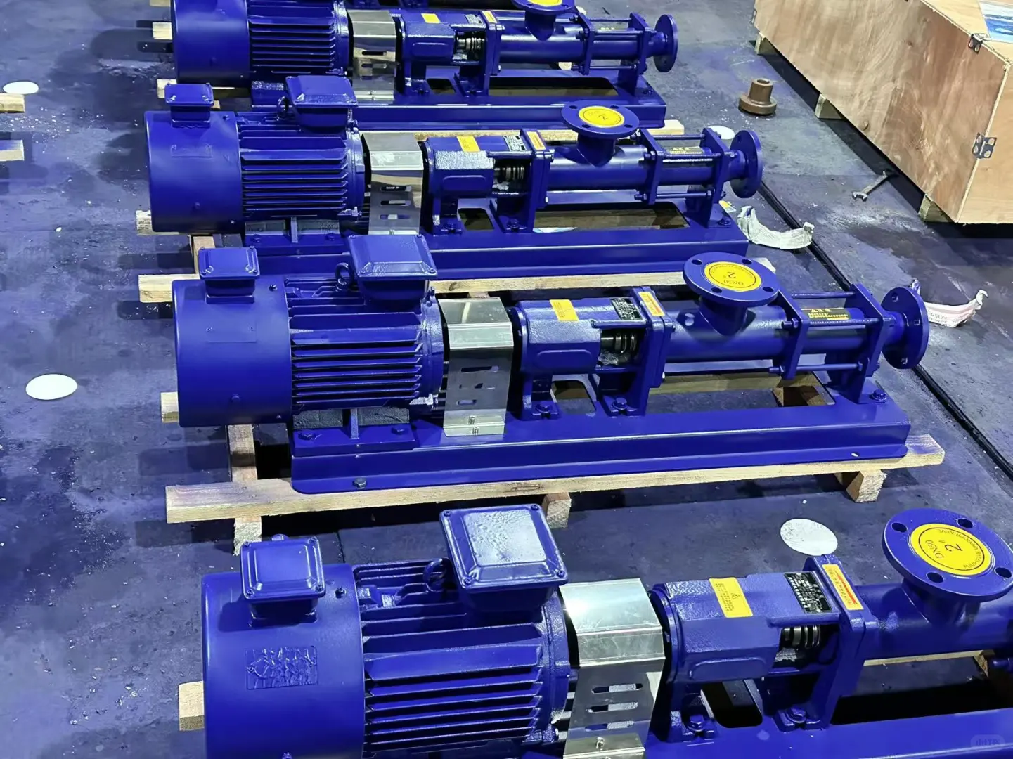 00后做水泵销售的日常