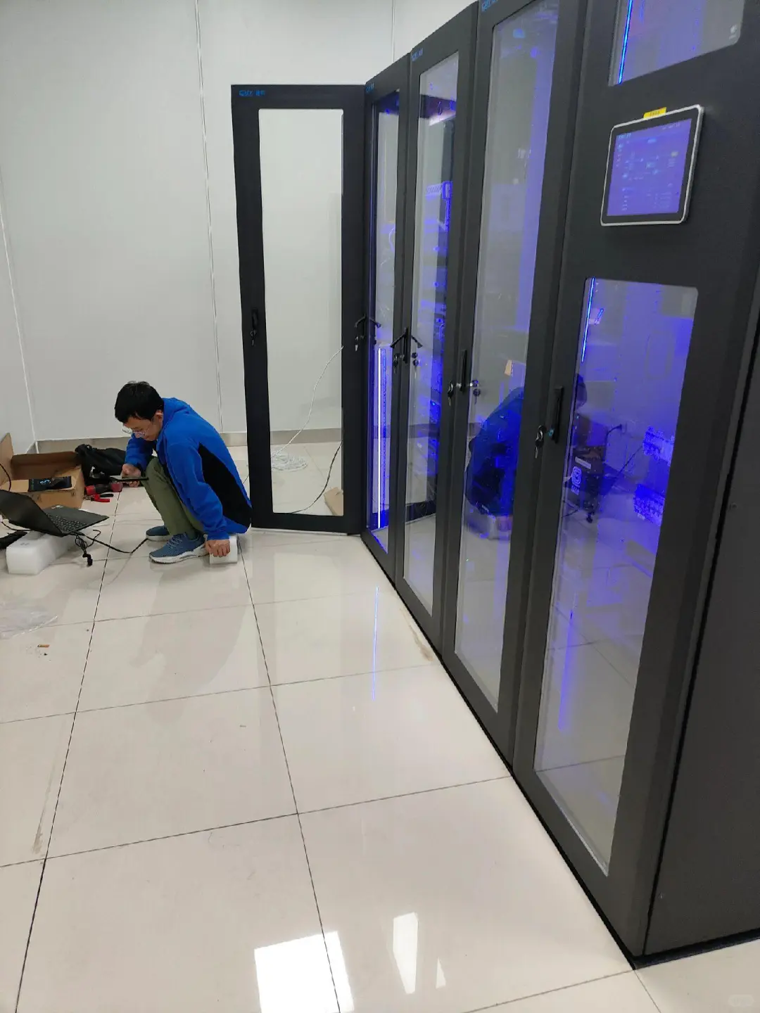 监控摄像头上门安装服务，弱电综合布线，门禁