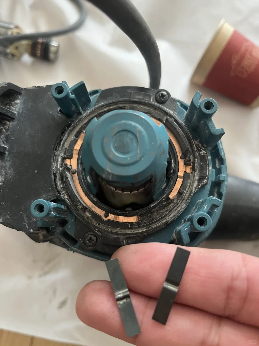 牧田电锤转子更换