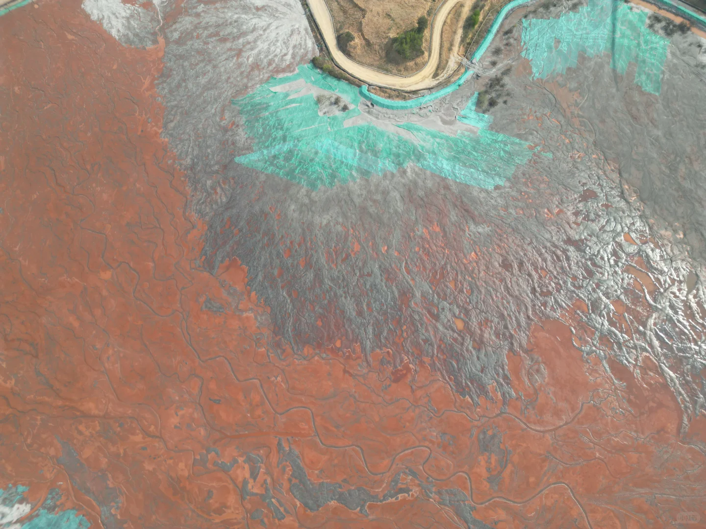 尾矿库，不一样的视觉冲击