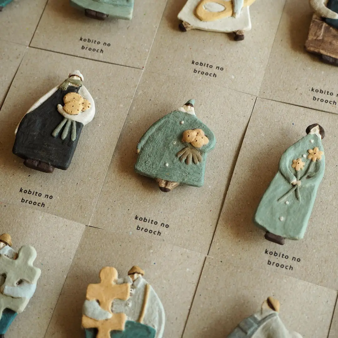 她的陶艺小人，被称为“可触摸的时光胶囊”