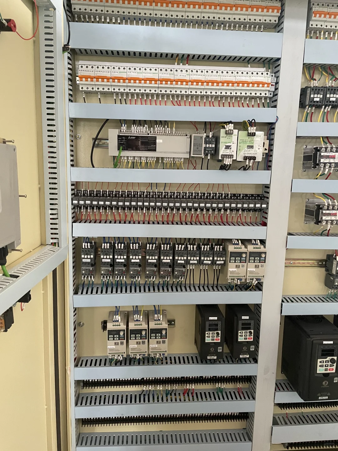 自动化外协承包商。