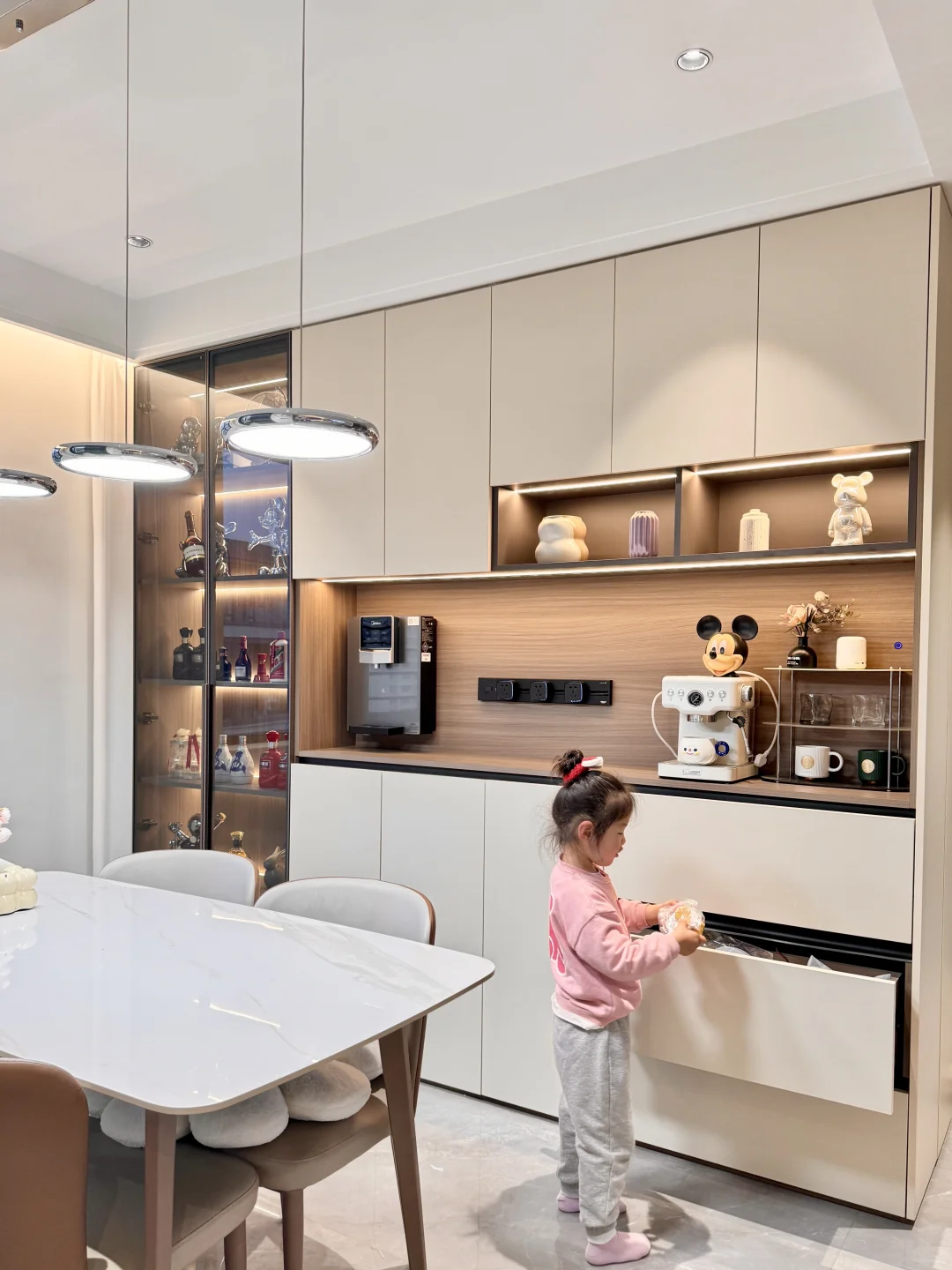 餐厅2.6米开间，一定要做极简餐边柜！！