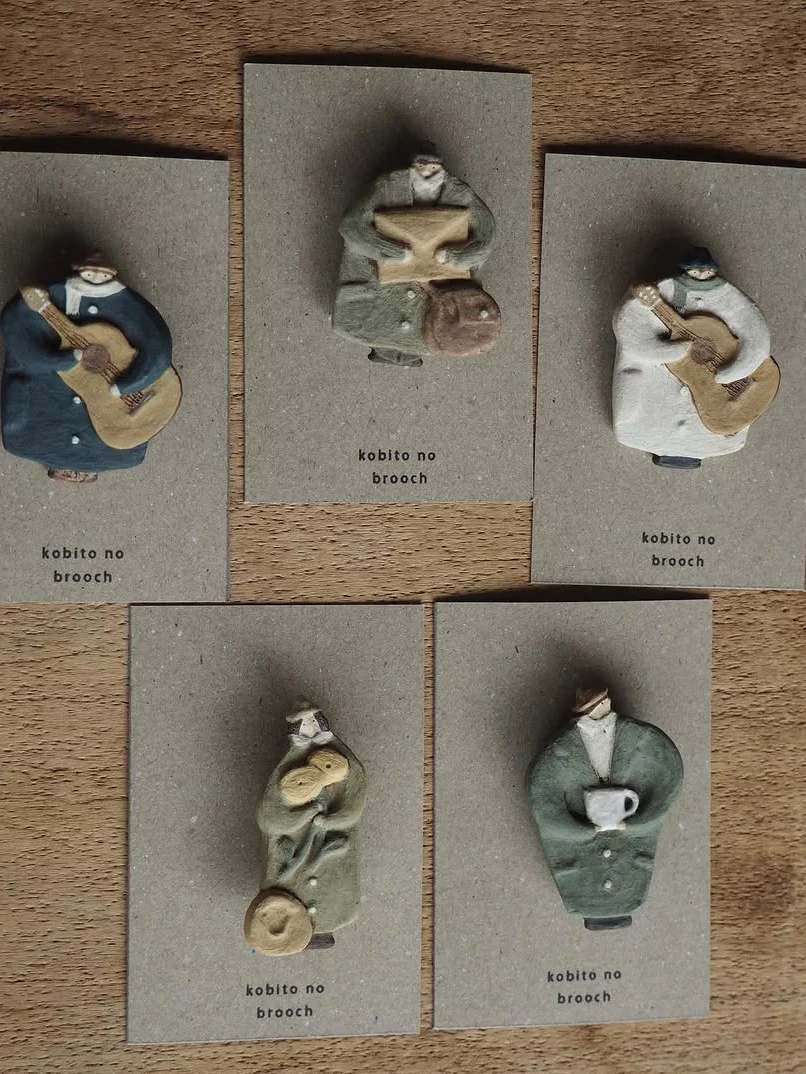 她的陶艺小人，被称为“可触摸的时光胶囊”