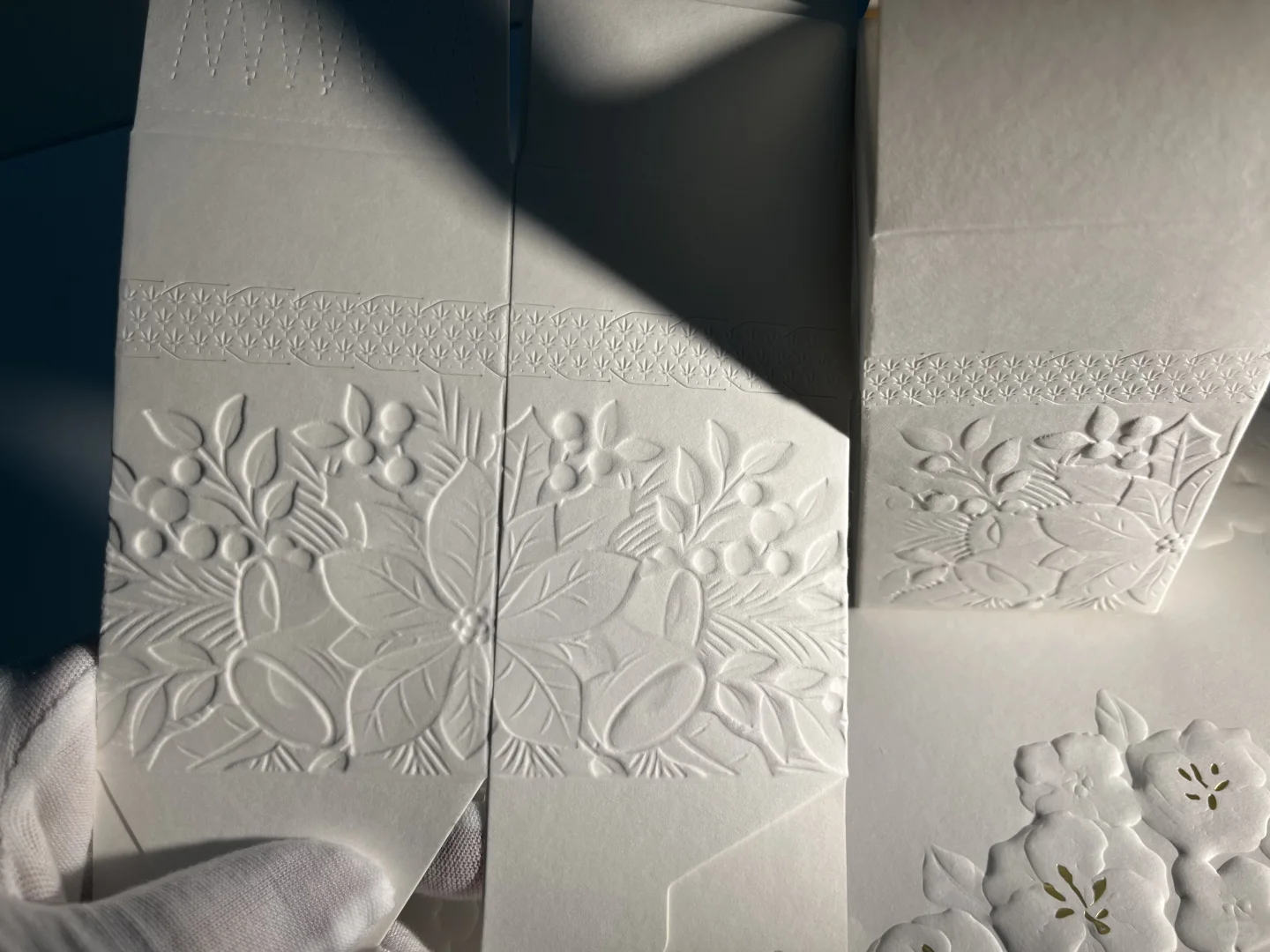 「特种纸浮雕工艺」