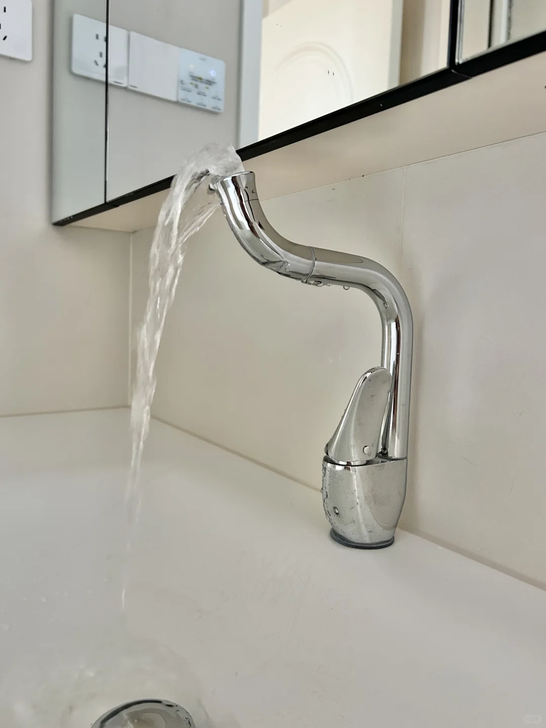 新家的浴室五金｜全铜不锈钢都有，有被美到