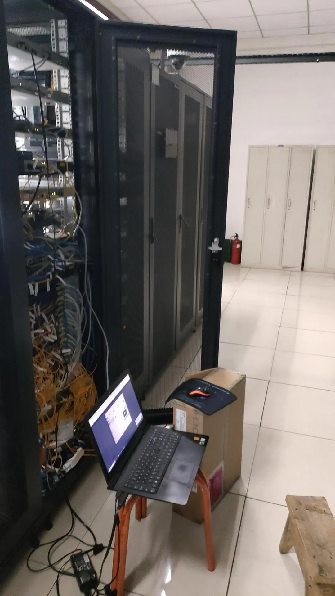 监控摄像头上门安装服务，弱电综合布线，门禁