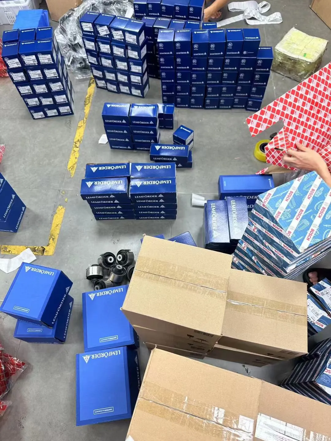 专业供应奔驰宝马全车系高品质配件！