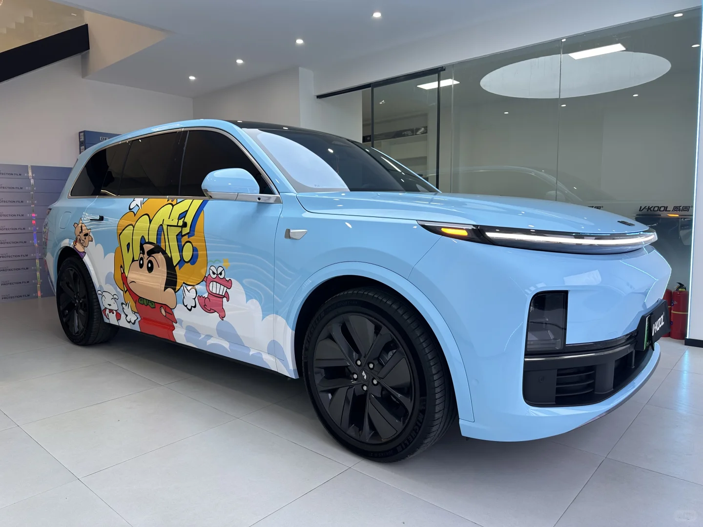 可爱暴击！理想L9变身蜡笔小新の梦幻座驾