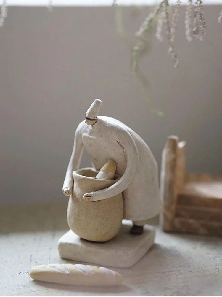 她的陶艺小人，被称为“可触摸的时光胶囊”