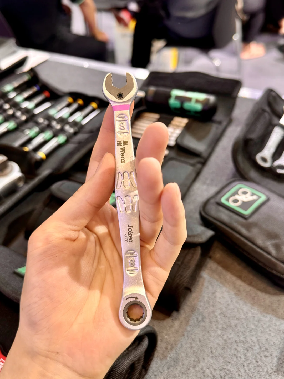 长这样的活扳手还真是没见过…