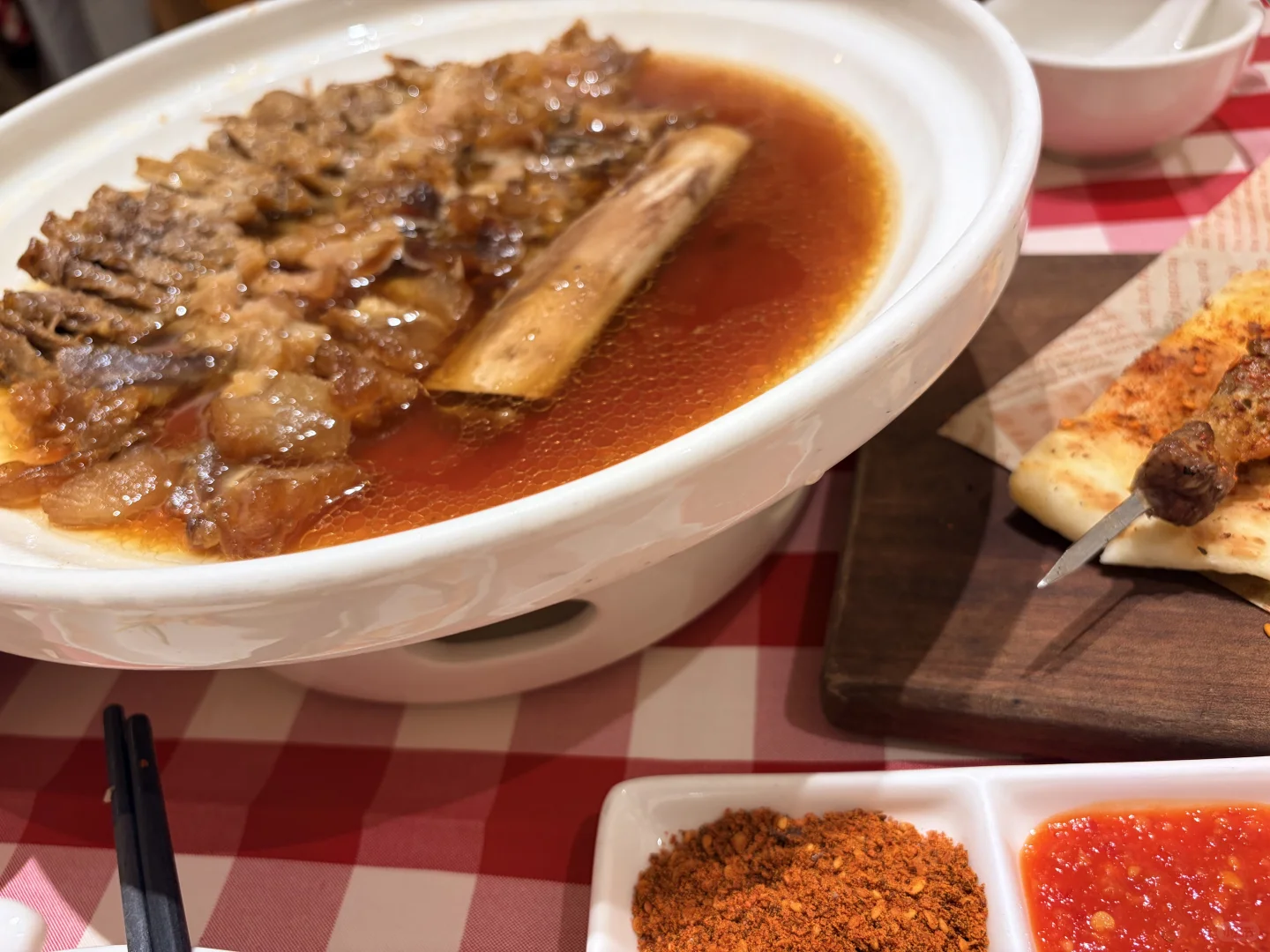 ?西贝预制菜风波中，我1块钱炫了200元大餐，