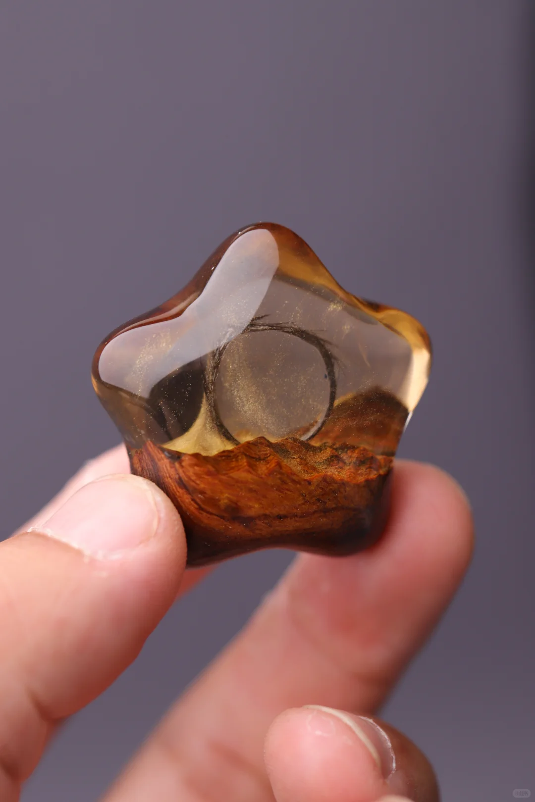 耗时36小时把宝宝胎发封存进一颗永恒琥珀星