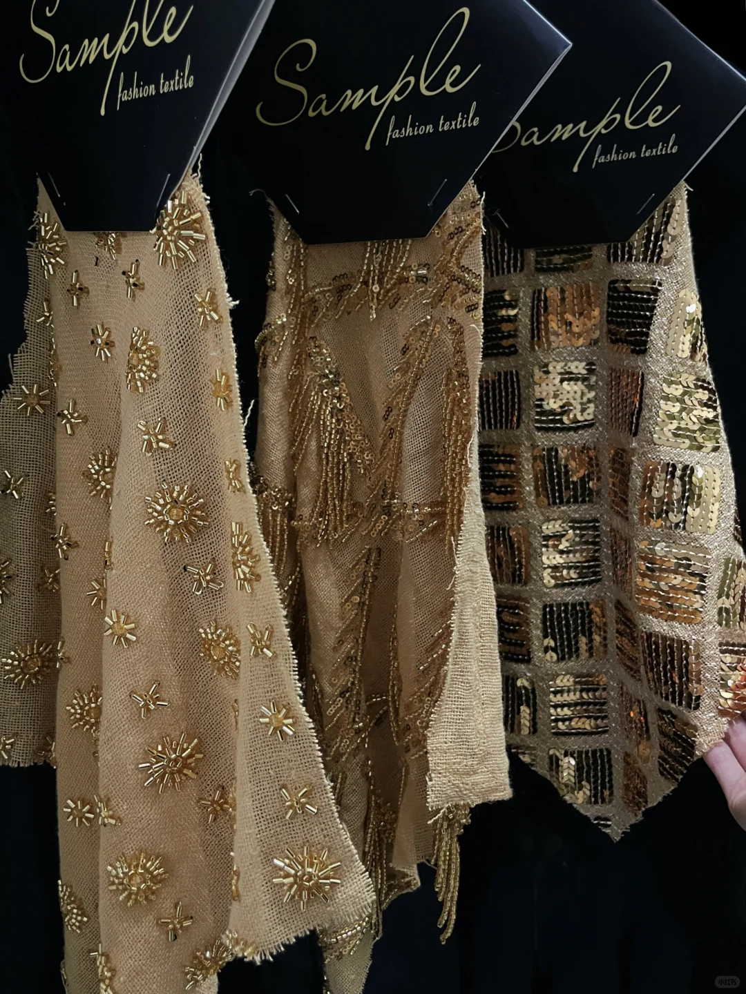 25春夏！优雅贵气金色薄纱后工艺面料