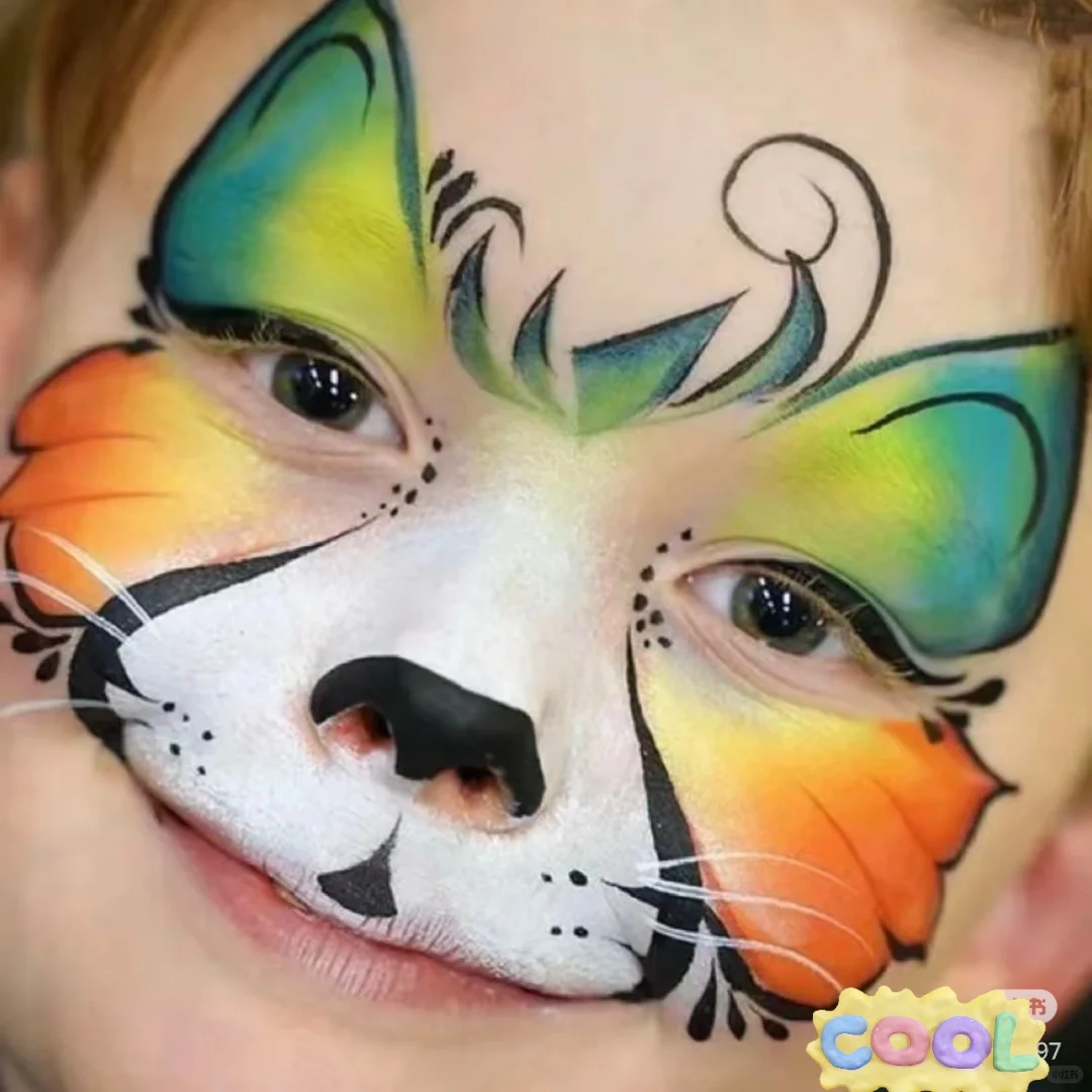 男童面部彩绘图案