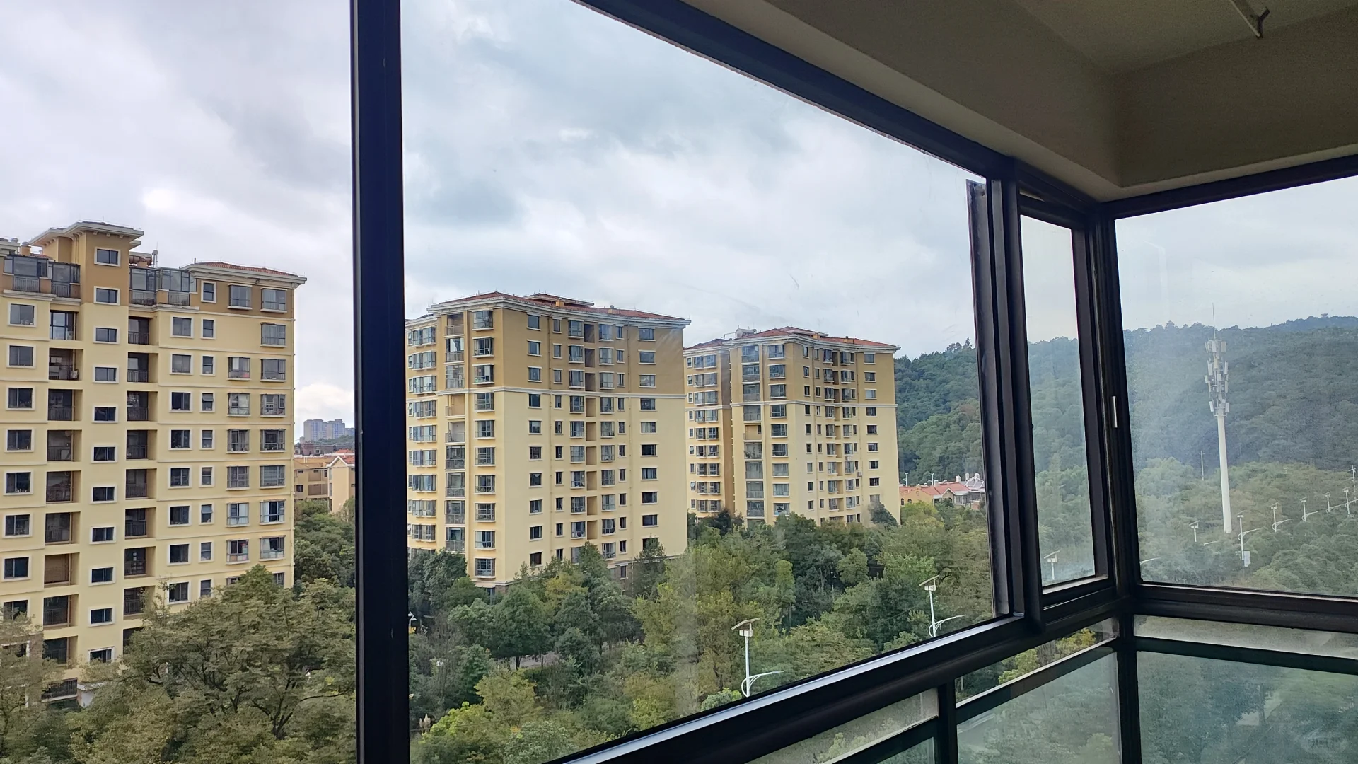 钢化玻璃自爆害怕吗?