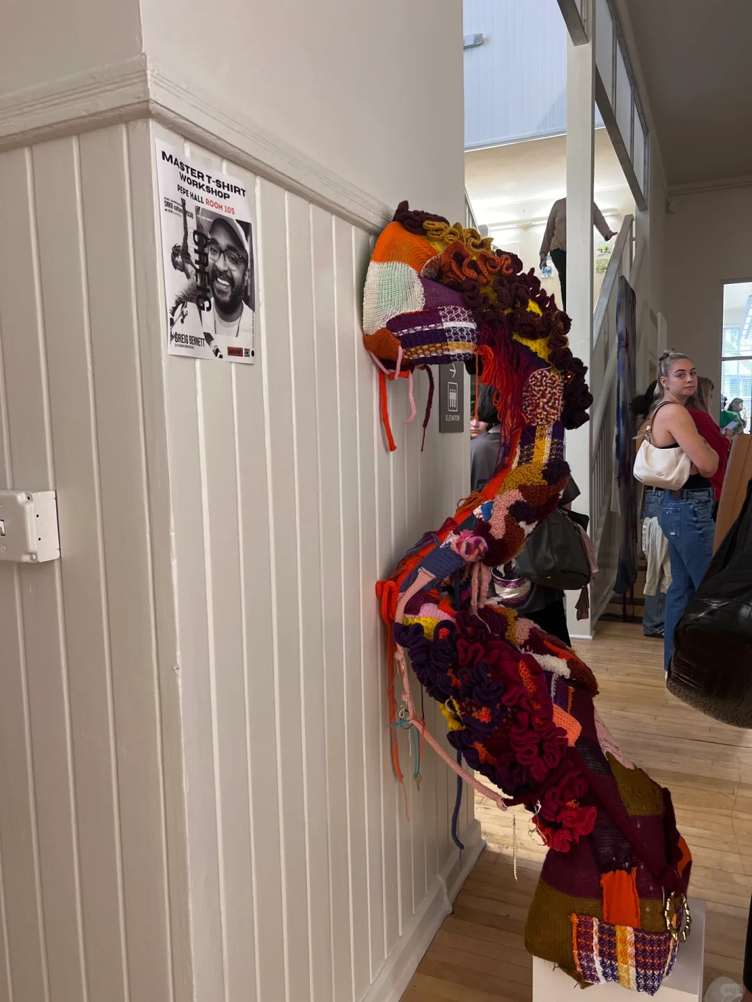 穿自己设计制作的丝网印和热转印T恤